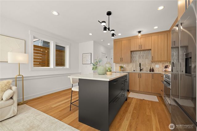 268 Fulton Street, Seattle, WA 98109