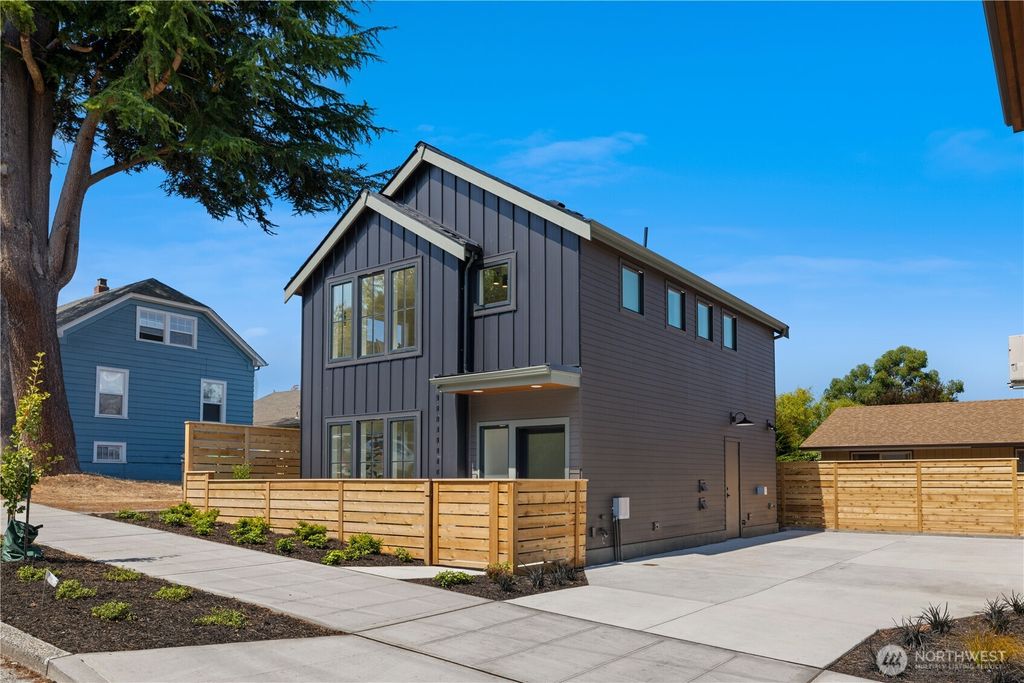 268 Fulton Street, Seattle, WA 98109