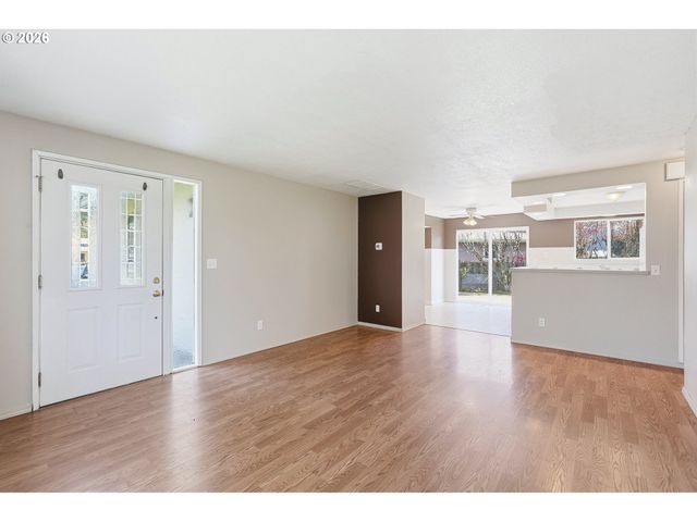 -1 Sw FOX Ct, Troutdale, OR 97060