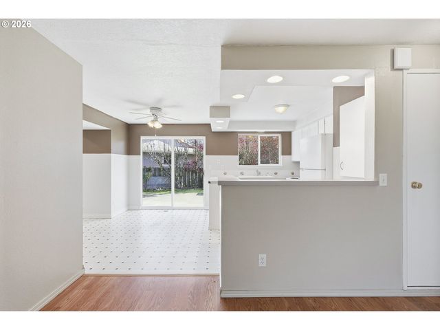 -1 Sw FOX Ct, Troutdale, OR 97060