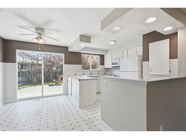 -1 Sw FOX Ct, Troutdale, OR 97060