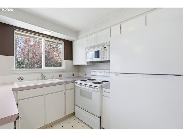 -1 Sw FOX Ct, Troutdale, OR 97060