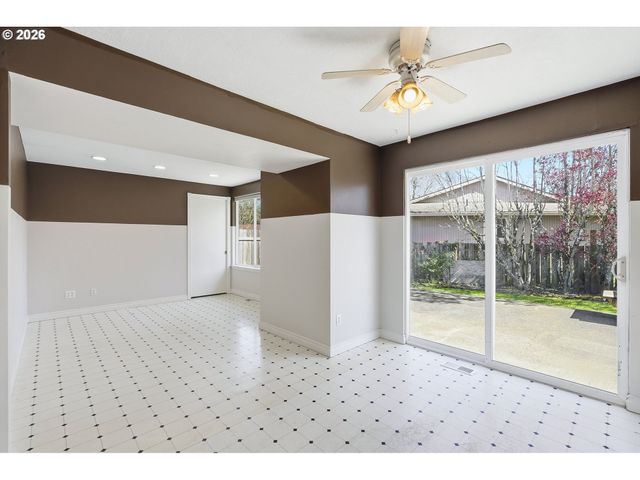 -1 Sw FOX Ct, Troutdale, OR 97060