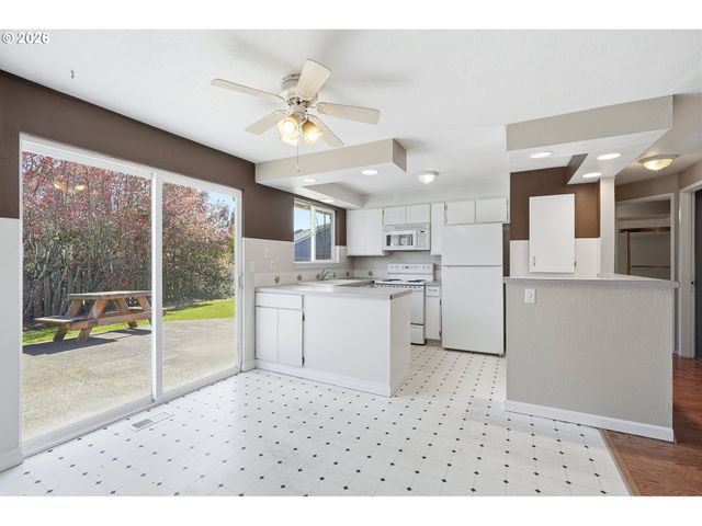 -1 Sw FOX Ct, Troutdale, OR 97060