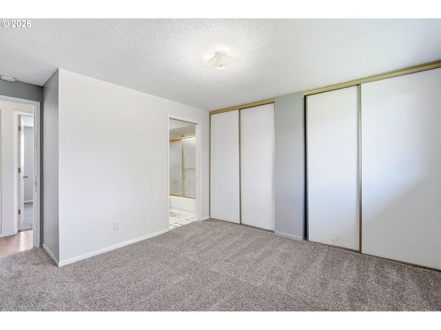 -1 Sw FOX Ct, Troutdale, OR 97060