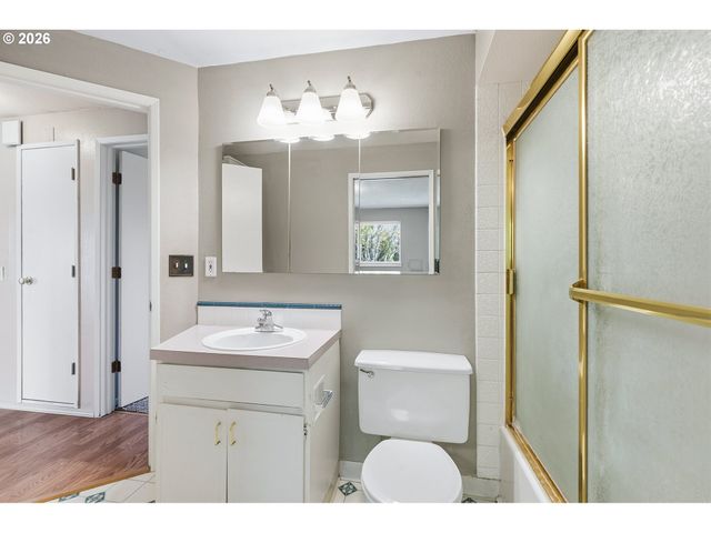 -1 Sw FOX Ct, Troutdale, OR 97060