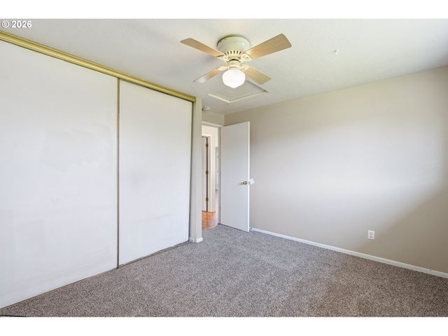 -1 Sw FOX Ct, Troutdale, OR 97060