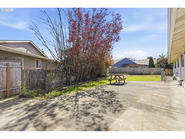 -1 Sw FOX Ct, Troutdale, OR 97060