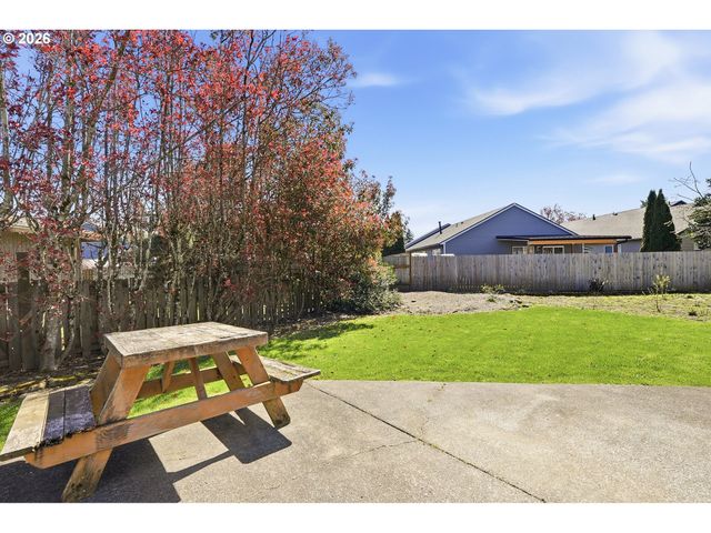 -1 Sw FOX Ct, Troutdale, OR 97060