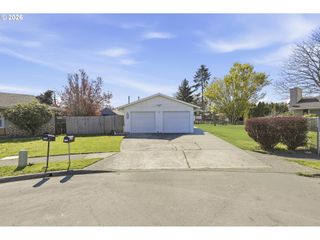-1 Sw FOX Ct, Troutdale, OR 97060