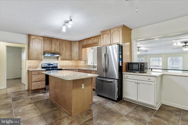 19734 LONGMEADOW RD, Hagerstown, MD 21742