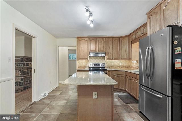 19734 LONGMEADOW RD, Hagerstown, MD 21742