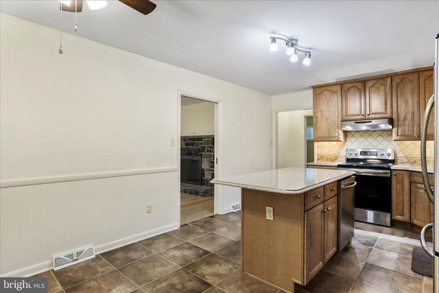 19734 LONGMEADOW RD, Hagerstown, MD 21742