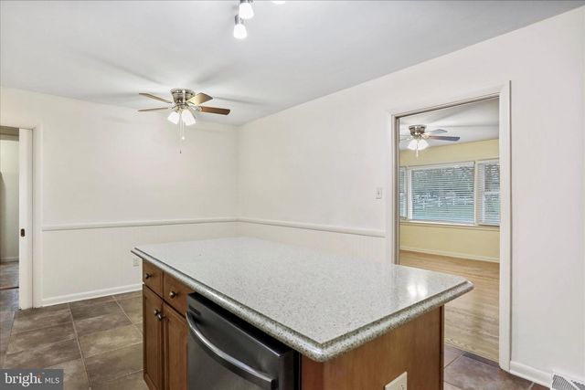 19734 LONGMEADOW RD, Hagerstown, MD 21742