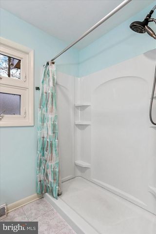 19734 LONGMEADOW RD, Hagerstown, MD 21742