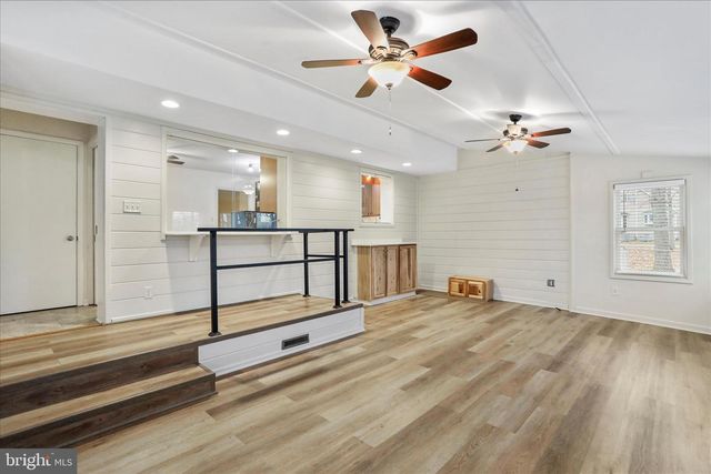 19734 LONGMEADOW RD, Hagerstown, MD 21742