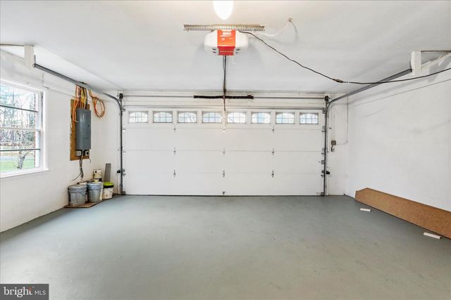 19734 LONGMEADOW RD, Hagerstown, MD 21742