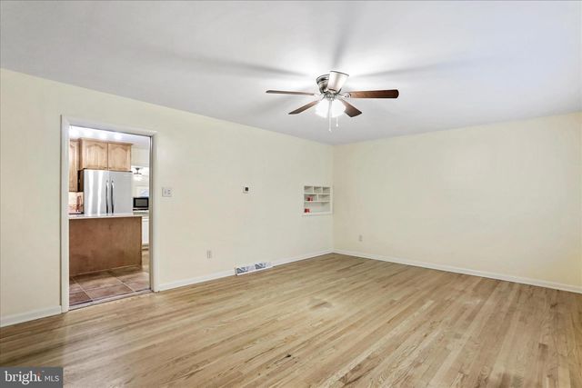 19734 LONGMEADOW RD, Hagerstown, MD 21742