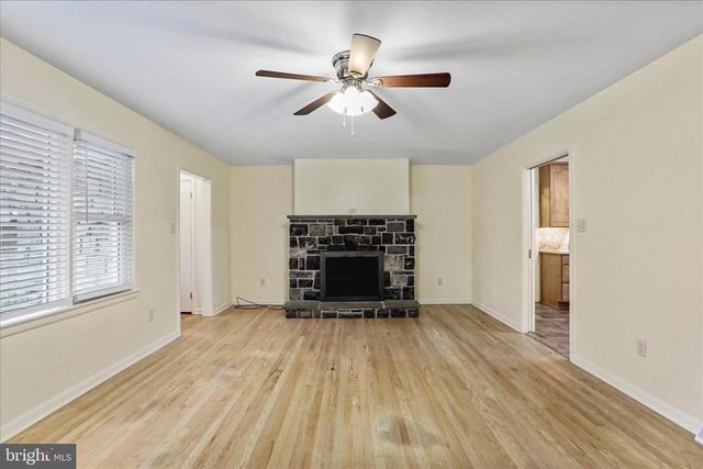 19734 LONGMEADOW RD, Hagerstown, MD 21742