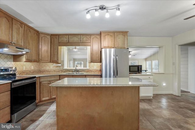 19734 LONGMEADOW RD, Hagerstown, MD 21742