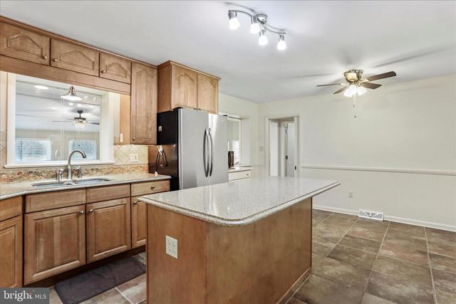 19734 LONGMEADOW RD, Hagerstown, MD 21742