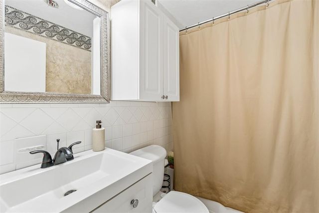 9814 Hefner Village Drive, Oklahoma City, OK 73162