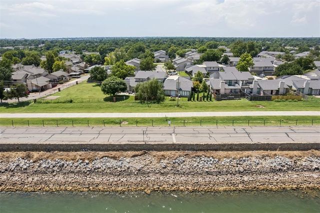 9814 Hefner Village Drive, Oklahoma City, OK 73162