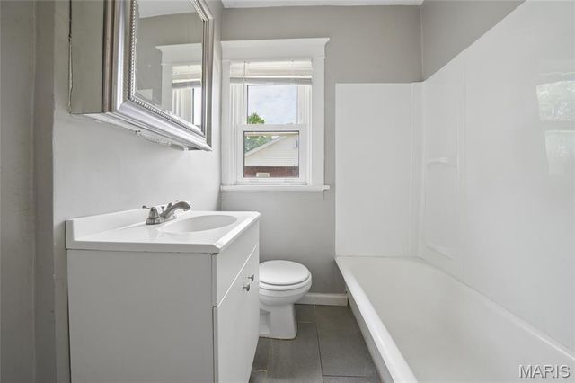 7619 Fairham Avenue, University City, MO 63130