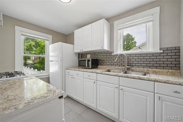 7619 Fairham Avenue, University City, MO 63130