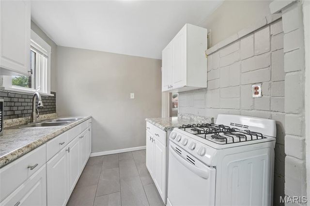 7619 Fairham Avenue, University City, MO 63130