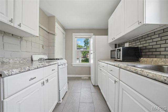 7619 Fairham Avenue, University City, MO 63130