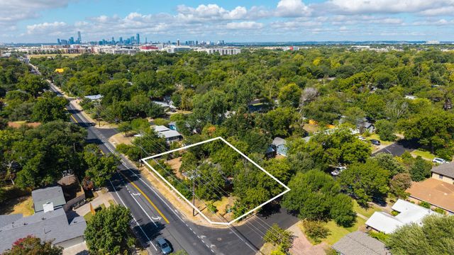 1613 Larkwood DR, Austin, TX 78723