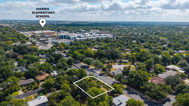 1613 Larkwood DR, Austin, TX 78723