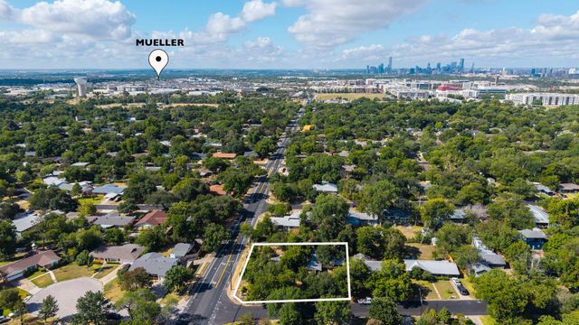 1613 Larkwood DR, Austin, TX 78723