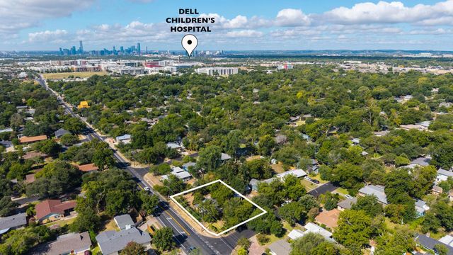 1613 Larkwood DR, Austin, TX 78723