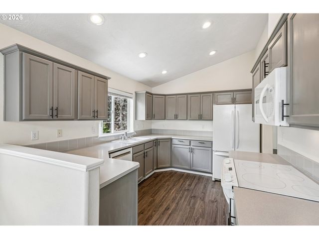 13582 Se 151ST Ter, Clackamas, OR 97015