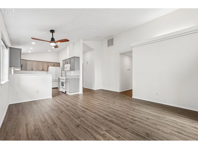 13582 Se 151ST Ter, Clackamas, OR 97015