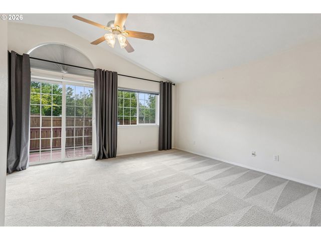 13582 Se 151ST Ter, Clackamas, OR 97015