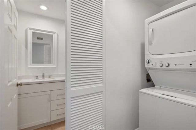 11 Brittany 7, Newport Beach, CA 92660
