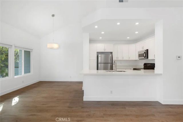 11 Brittany 7, Newport Beach, CA 92660
