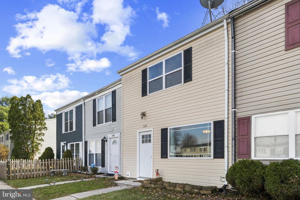 Image 1 of property listing at 526 DAISY DR, Taneytown, MD 21787