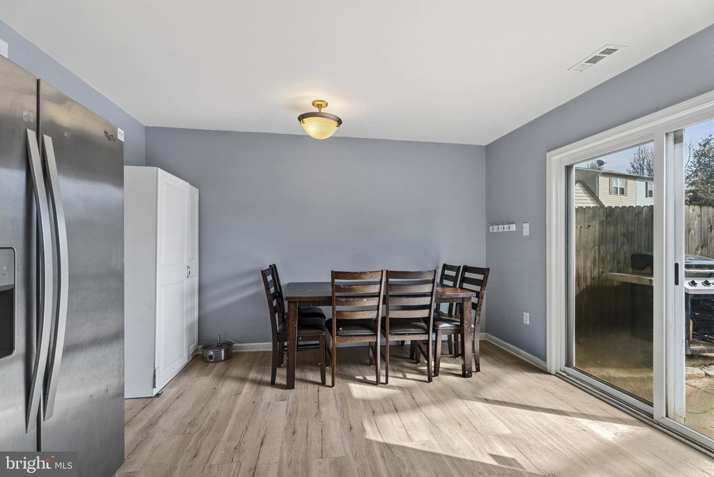 Image 15 of property listing at 526 DAISY DR, Taneytown, MD 21787