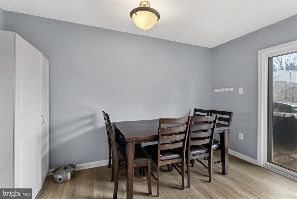 Image 17 of property listing at 526 DAISY DR, Taneytown, MD 21787