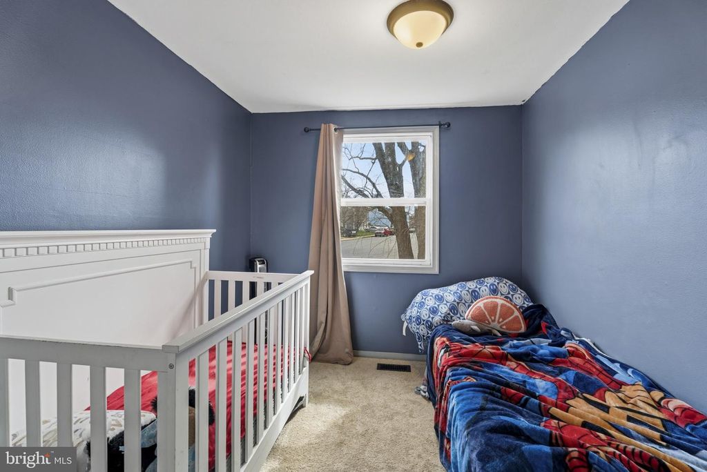 Image 22 of property listing at 526 DAISY DR, Taneytown, MD 21787