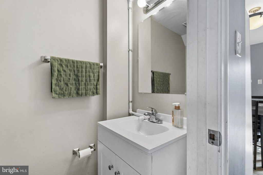 Image 27 of property listing at 526 DAISY DR, Taneytown, MD 21787