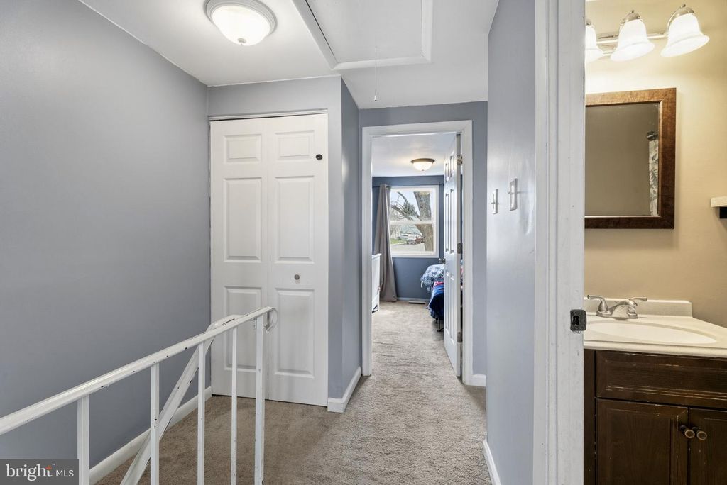 Image 28 of property listing at 526 DAISY DR, Taneytown, MD 21787