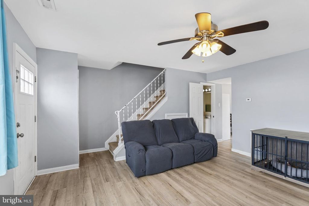 Image 7 of property listing at 526 DAISY DR, Taneytown, MD 21787