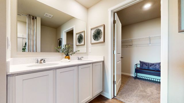 2767 Cecelia Drive, Hiawatha, IA 52233
