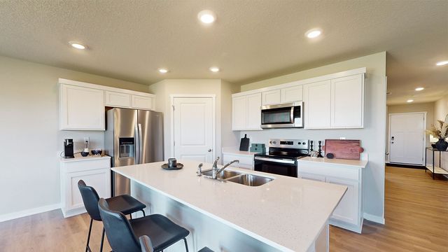 2767 Cecelia Drive, Hiawatha, IA 52233