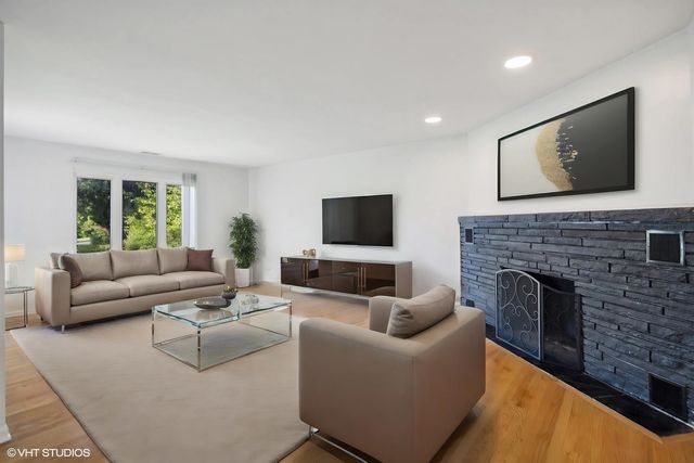 2897 87th Street, Darien, IL 60561